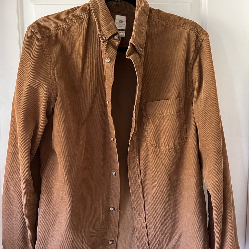 Mens H&M corduroy collard long sleeve. Size medium.
